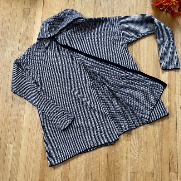 Charlie Paige Funnel Neck Open Front Knit Cardigan Jacket Black White Size S/M - Picture 9 of 10